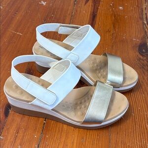 Malu White and Gold Sandals Leather Strappy Metallic Size 9